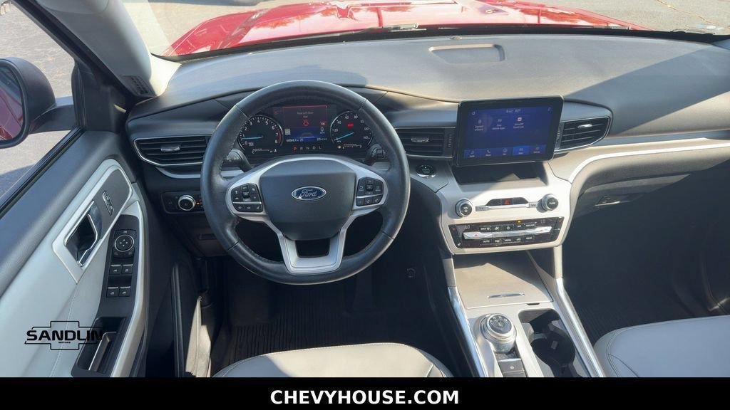 Used 2021 Ford Explorer XLT w/ Equipment Group 202A RWD image 15