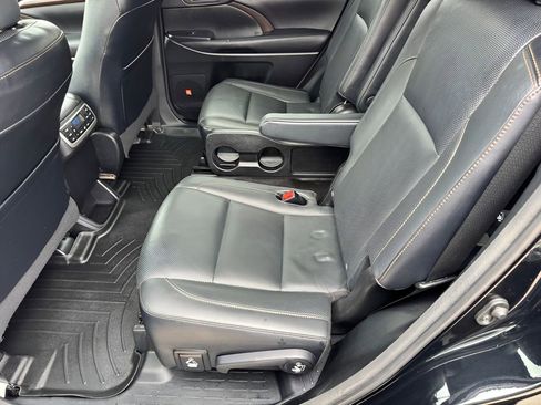 Used 2016 Toyota Highlander Limited Platinum AWD/4WD image 20