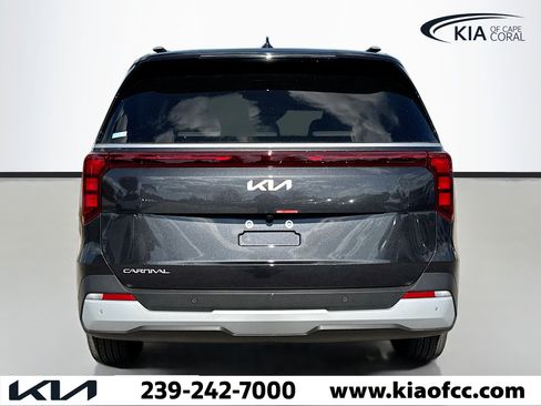 New 2026 Kia Carnival EX image 4