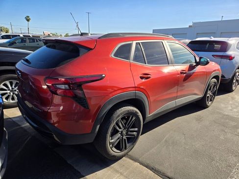 Used 2024 Chevrolet Trax ACTIV image 2