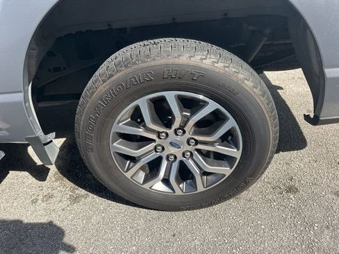 Used 2022 Ford F150 Lariat image 9