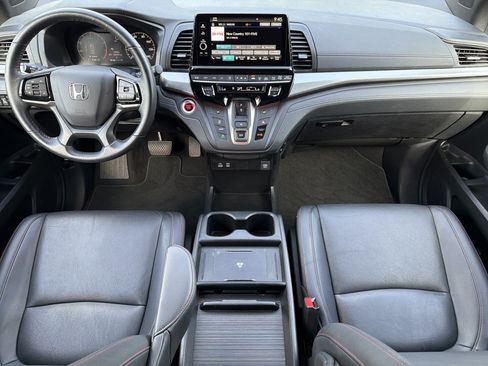 Certified 2025 Honda Odyssey Sport-L image 3