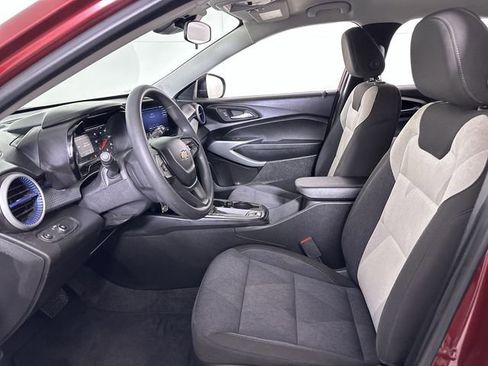 Used 2024 Chevrolet Trax LS image 48