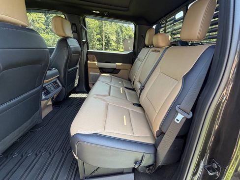 Used 2025 Ford F350 Lariat w/ Lariat Ultimate Package AWD/4WD image 39