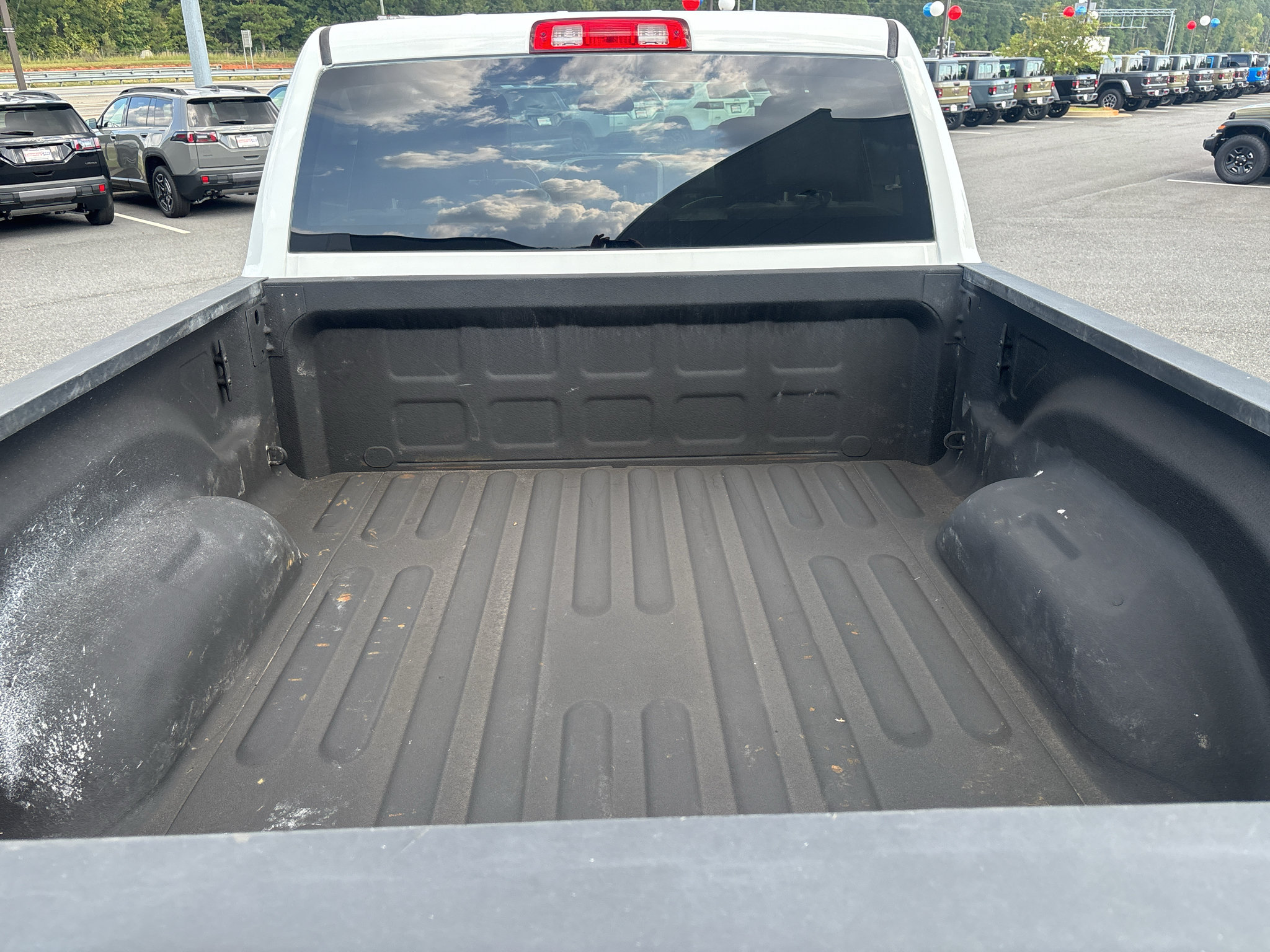 Used 2022 RAM 2500 Tradesman w/ Chrome Appearance Group AWD/4WD image 12