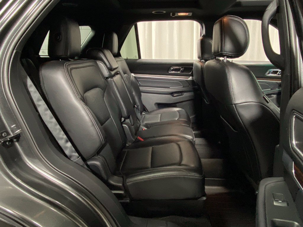 Used 2017 Ford Explorer Limited w/ Equipment Group 301A AWD/4WD image 33