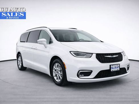 Used 2022 Chrysler Pacifica Touring-L image 1