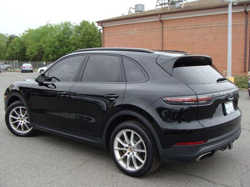 Used 2021 Porsche Cayenne AWD/4WD image 4