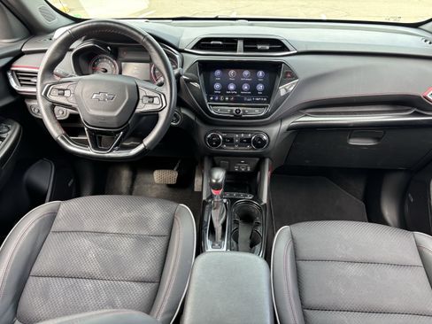 Used 2022 Chevrolet TrailBlazer RS w/ Technology Package FWD image 14