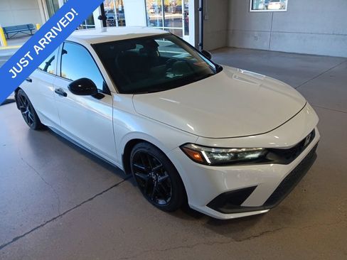 Used 2024 Honda Civic Sport image 2