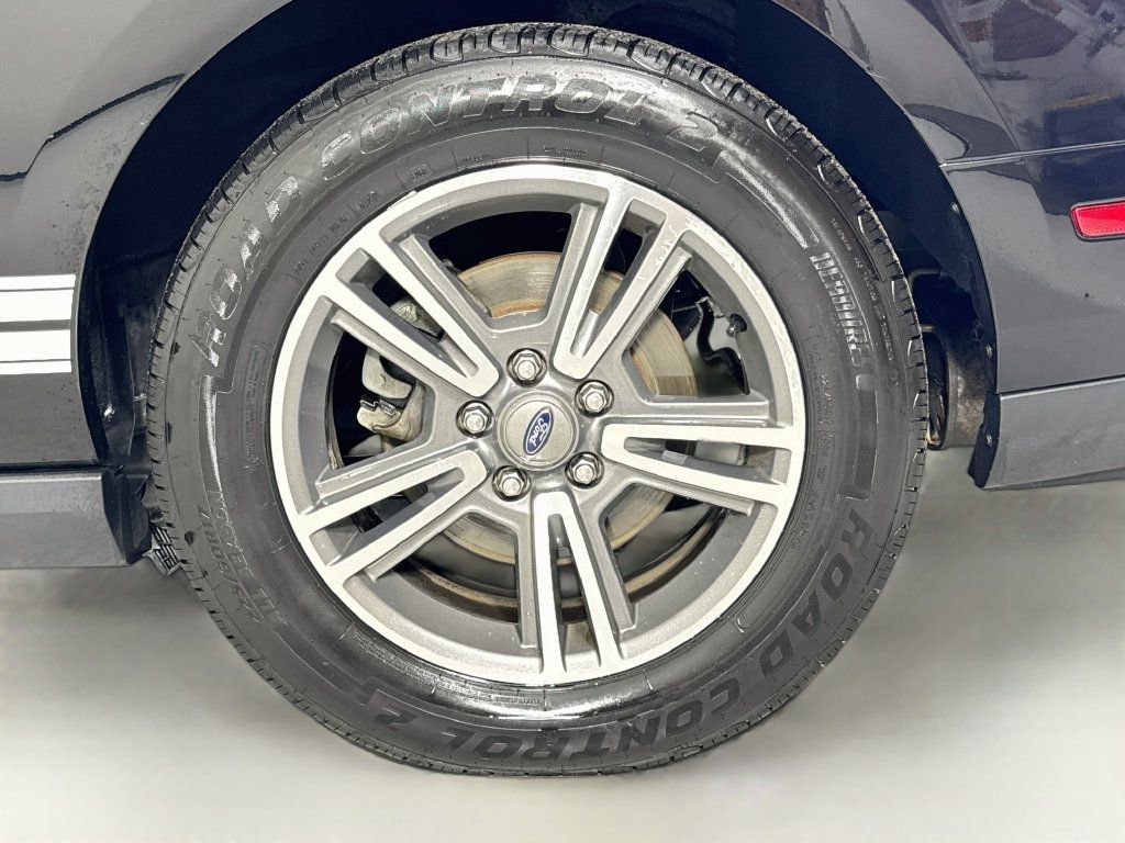 Used 2012 Ford Mustang Premium RWD image 9
