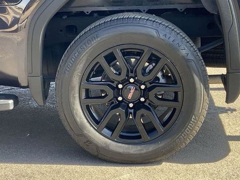 Used 2023 GMC Sierra 1500 Elevation image 28