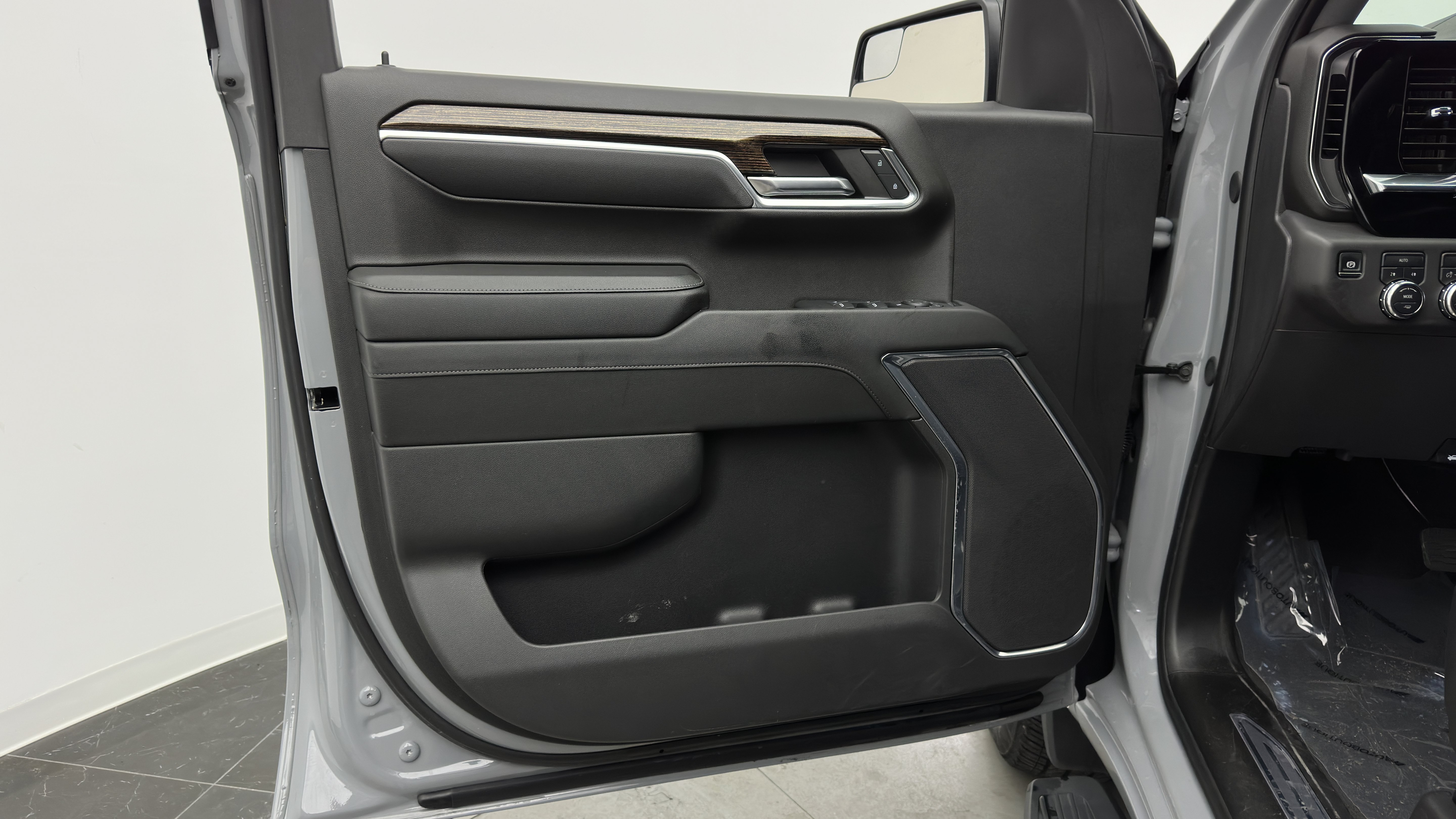Used 2024 GMC Sierra 1500 Elevation AWD/4WD image 12
