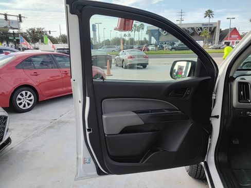 Used 2021 Chevrolet Colorado W/T w/ WT Convenience Package RWD image 9