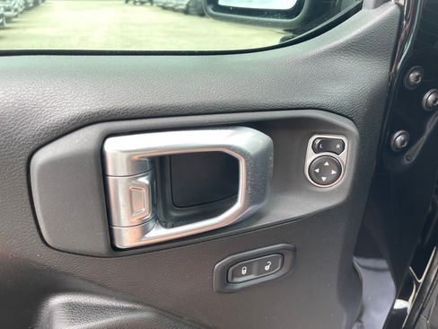 Used 2024 Jeep Wrangler Sport AWD/4WD image 15