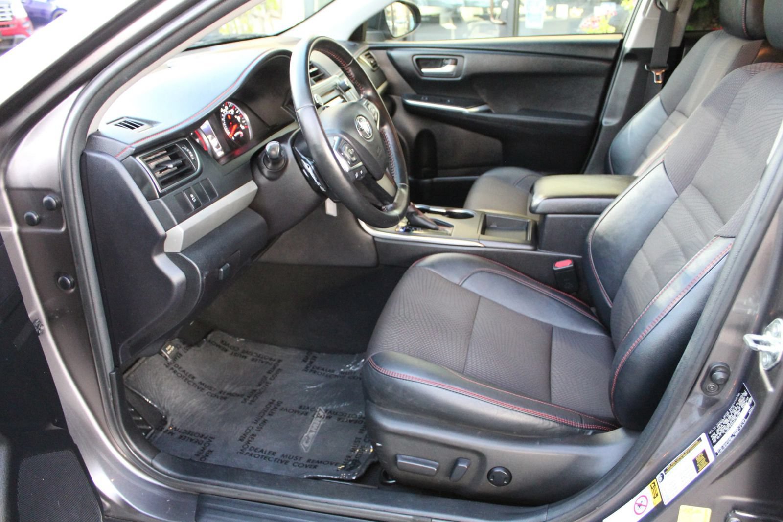 Used 2016 Toyota Camry SE FWD image 8