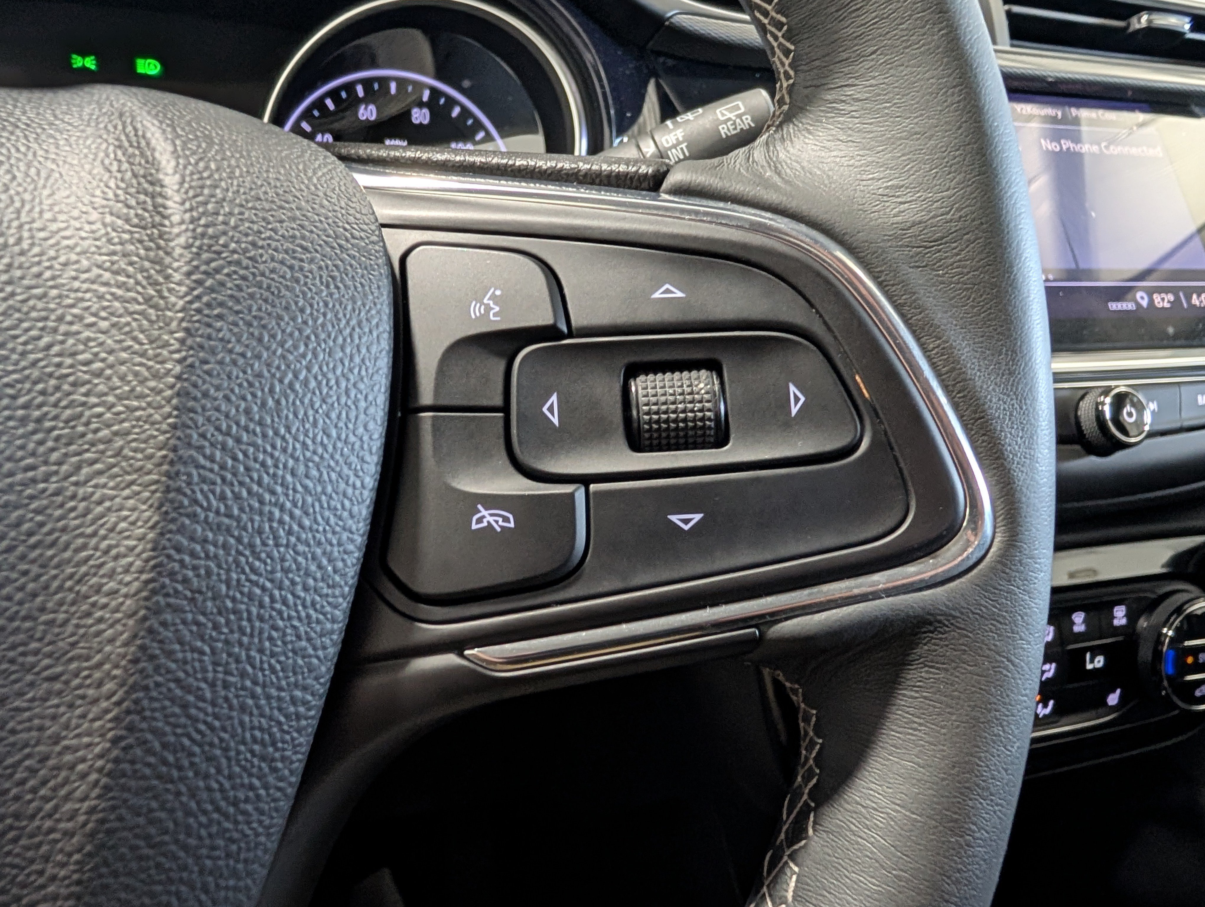 Used 2023 Buick Encore GX Select w/ Sport Touring Package FWD image 21