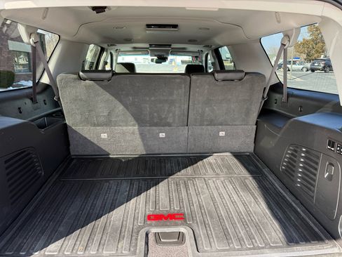 Used 2017 GMC Yukon XL SLT w/ Open Road Package image 7