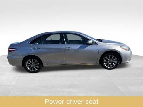 Used 2015 Toyota Camry LE image 11