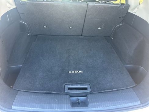 Used 2024 Nissan Rogue SV image 42