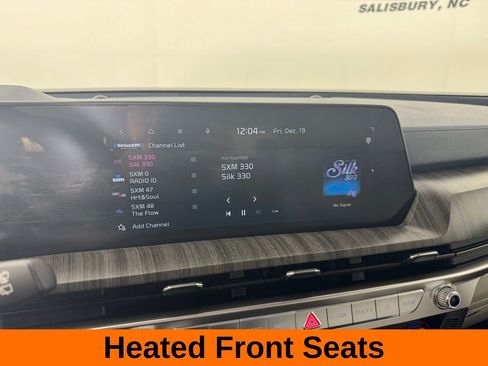 Used 2025 Kia Telluride EX w/ EX Captain's Chair Package image 14