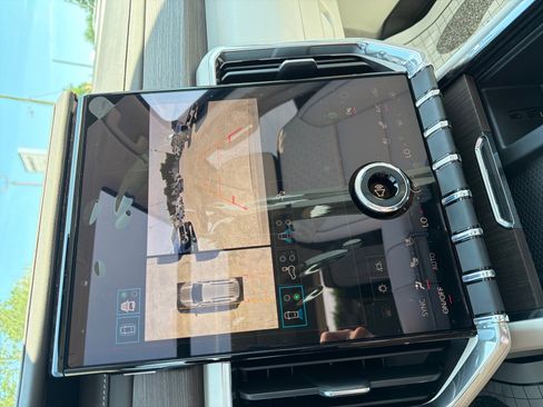 New 2026 GMC Acadia Denali w/ Super Cruise Package FWD image 19