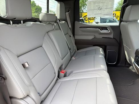 New 2026 GMC Sierra 1500 SLT AWD/4WD image 23