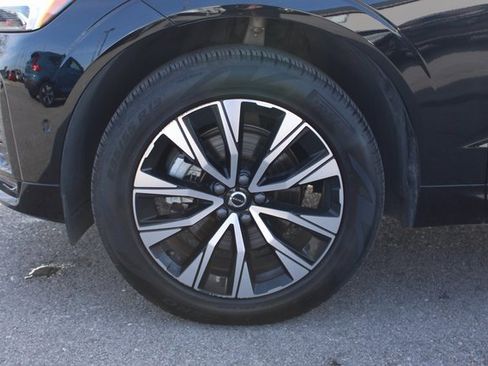 Used 2025 Volvo XC60 B5 Plus image 37
