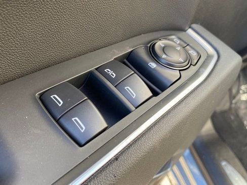 New 2026 GMC Sierra 1500 SLE image 17