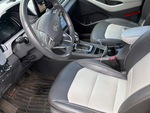 Used 2020 Hyundai Ioniq Limited FWD image 6