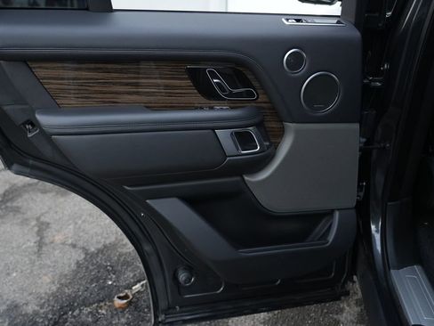 Used 2018 Land Rover Range Rover Supercharged image 28