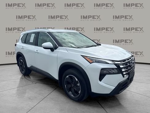 Used 2026 Nissan Rogue SV w/ SV Premium Package AWD/4WD image 4