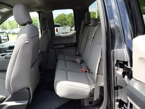 Used 2018 Ford F150 XLT w/ Equipment Group 302A Luxury AWD/4WD image 45