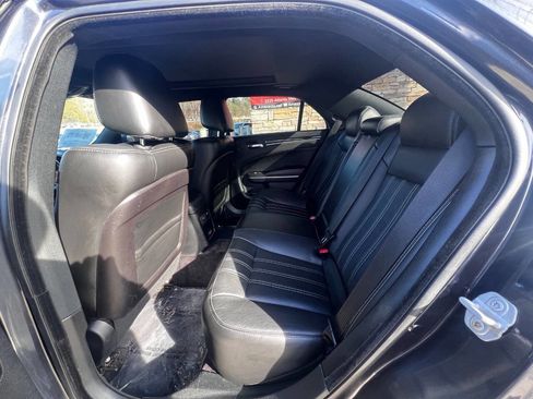 Used 2018 Chrysler 300 S w/ 300S Premium Group image 16