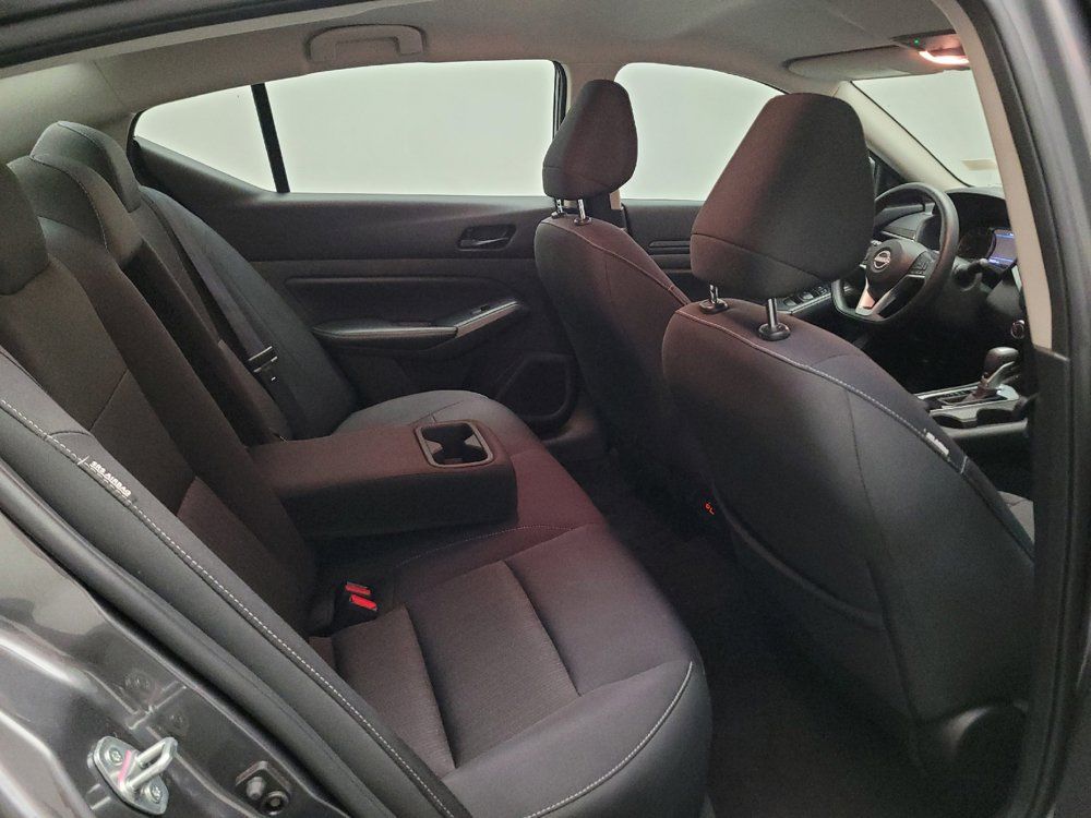 Used 2025 Nissan Altima 2.5 SV FWD image 19