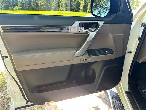 Used 2023 Lexus GX 460 Premium AWD/4WD image 9