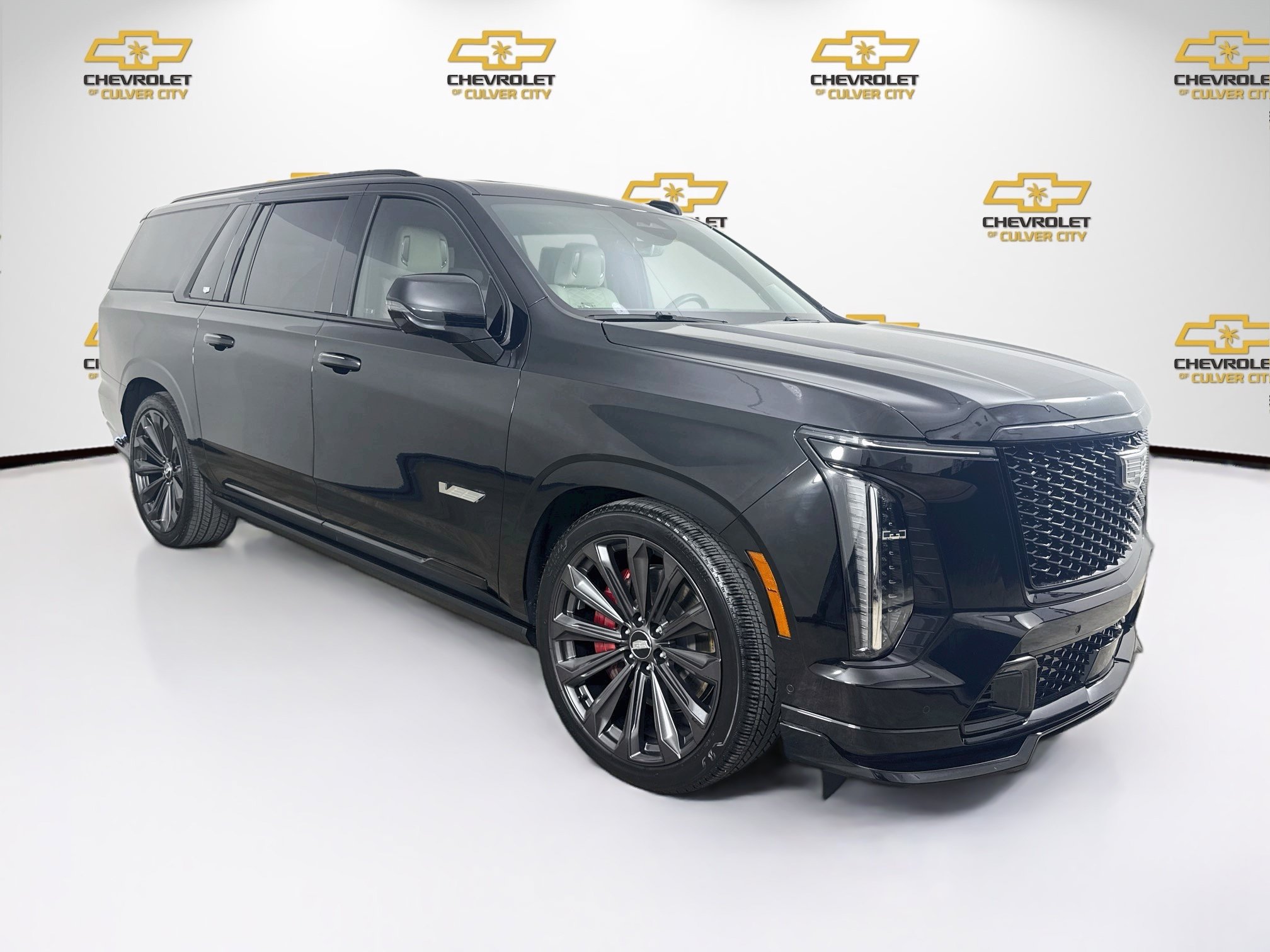 Used 2025 Cadillac Escalade ESV V AWD/4WD image 1
