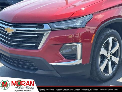 Certified 2023 Chevrolet Traverse LT w/ LT Premium Package AWD/4WD image 9