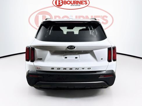 Used 2021 Kia Sorento S w/ Panoramic Sunroof Package AWD/4WD image 10