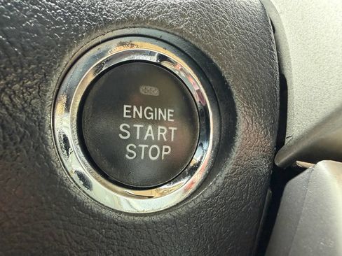 Used 2018 Toyota 4Runner Limited AWD/4WD image 32