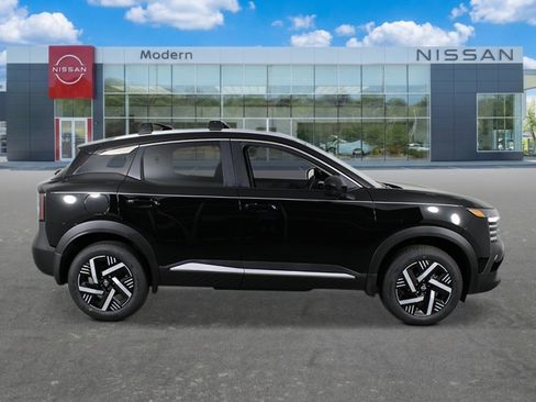 New 2026 Nissan Kicks SV w/ Cold Weather Package FWD image 5