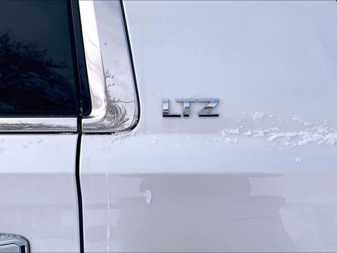 Used 2016 Chevrolet Suburban LTZ image 10