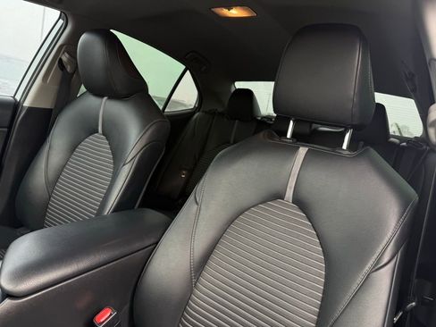 Used 2019 Toyota Camry SE image 15