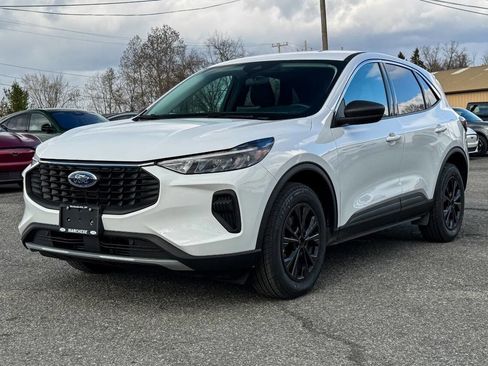 Certified 2023 Ford Escape Active AWD/4WD image 7