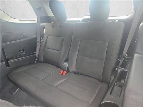 Used 2021 Ford Explorer XLT image 19