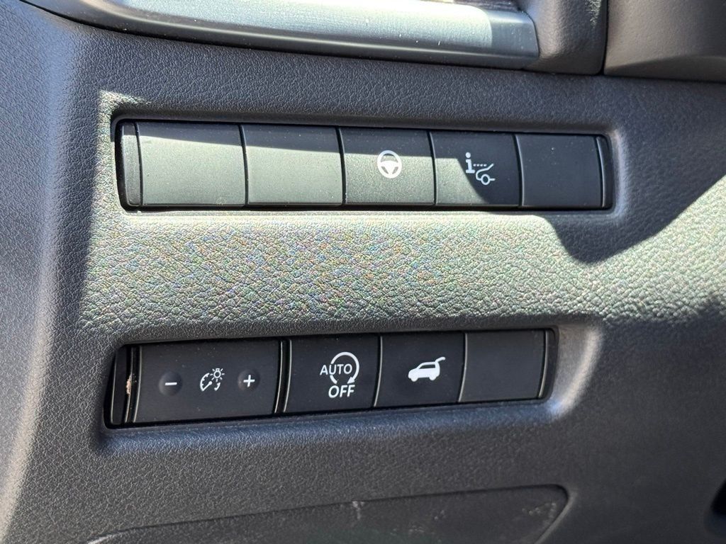Used 2024 Nissan Rogue Platinum w/ Platinum Premium Package FWD image 21
