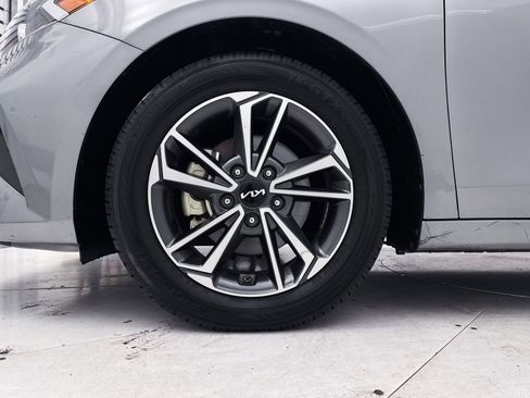 Used 2022 Kia Forte LXS image 11