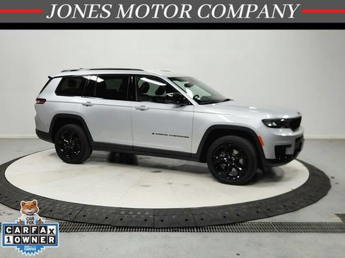Used 2022 Jeep Grand Cherokee L Laredo AWD/4WD image 1