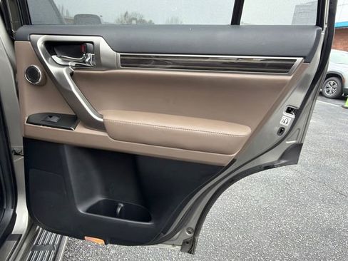 Used 2023 Lexus GX 460 Premium w/ Premium Plus Package image 16