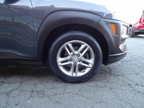 Used 2021 Hyundai Kona SE image 6